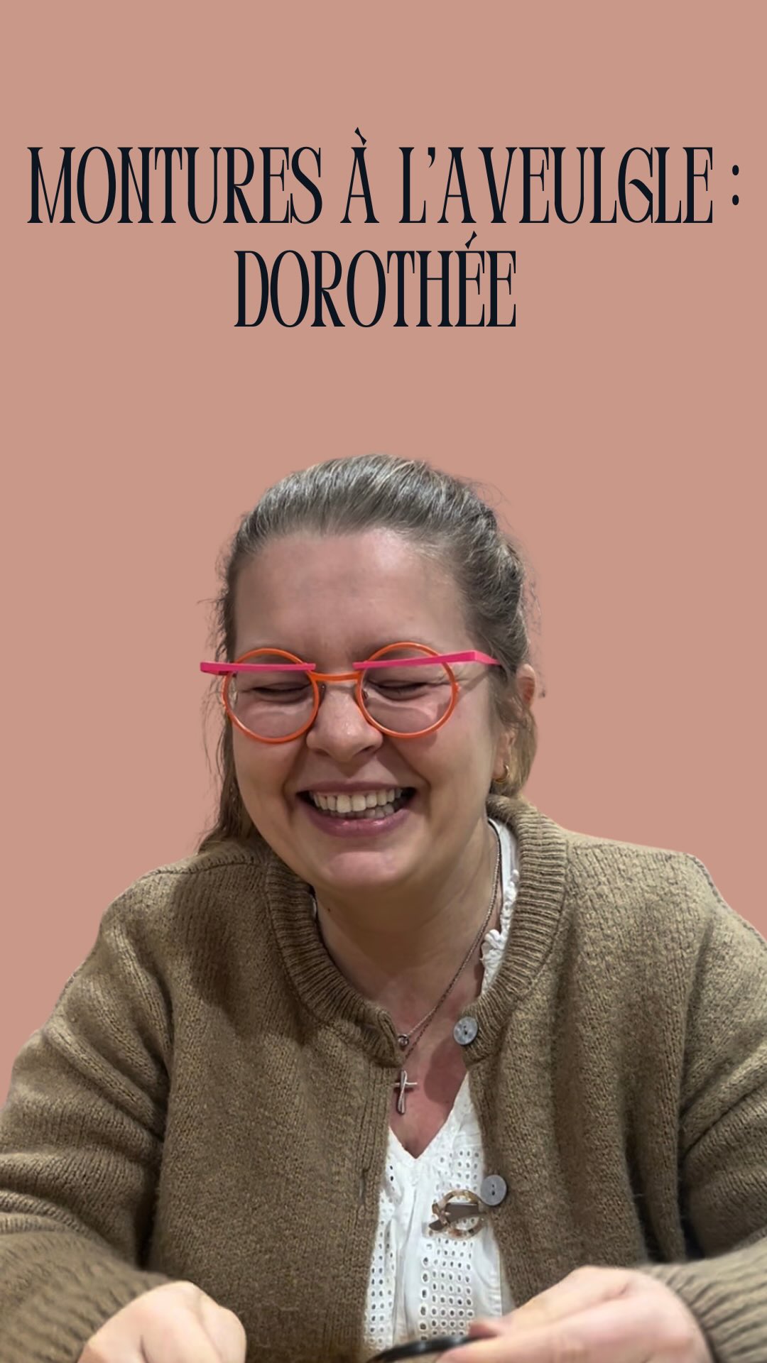 Partie 1 : Dorothée devine nos montures … à l’aveugle !

Sans regarder 👀
Juste au toucher ✋
 À votre avis qui va gagner parmi l’équipe OLA ? 
#OLA #opticien #humour #amiens #jeu